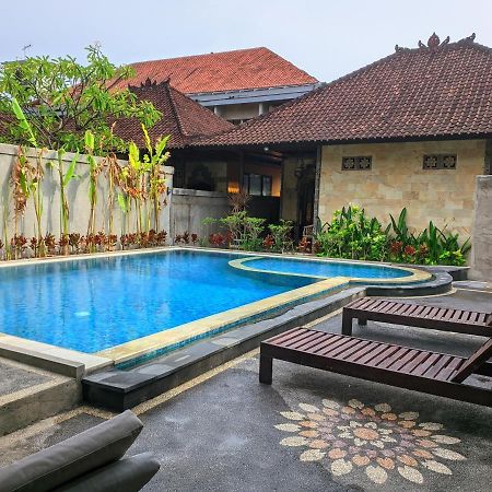 Taman Sari Cottages Кута Екстер'єр фото