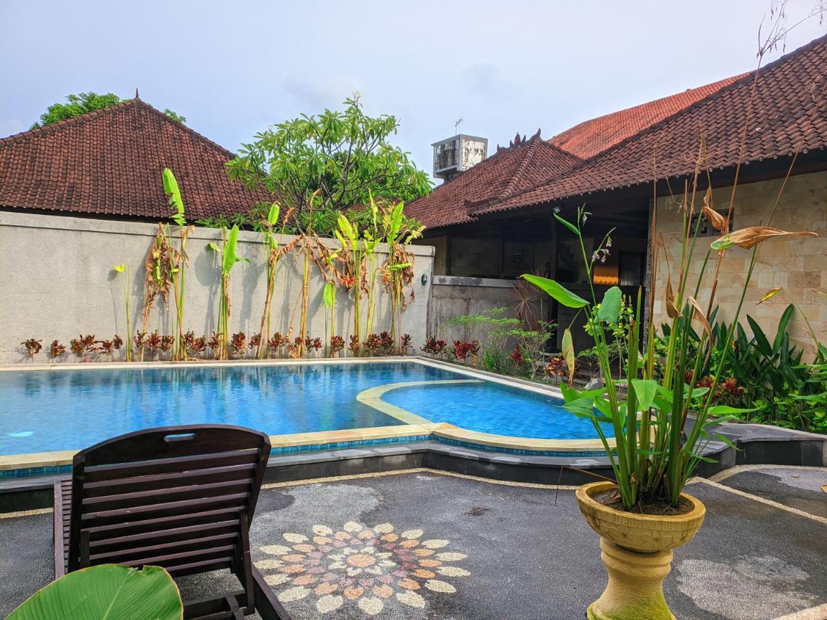 Taman Sari Cottages Кута Екстер'єр фото